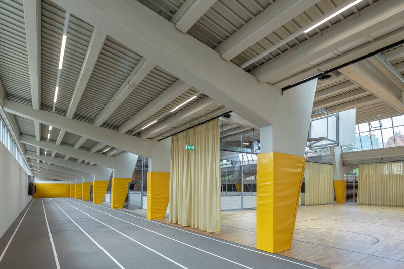 Umnutzung Messehalle 9 – 50m Laufbahn – Nina Baisch